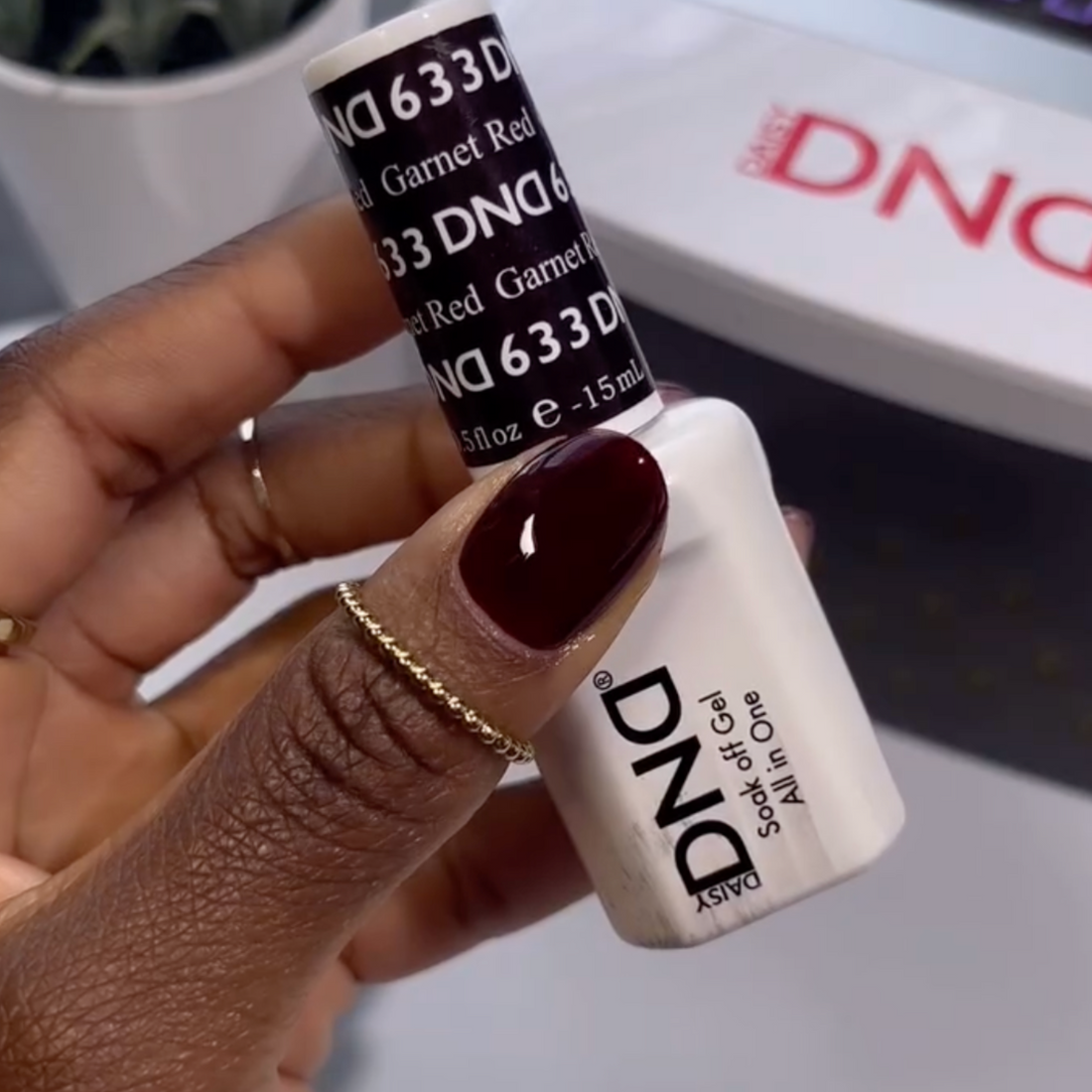 DND 633 Garnet Red