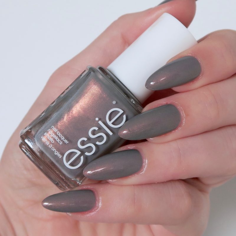 Sơn móng tay Essie Social Lights 1119