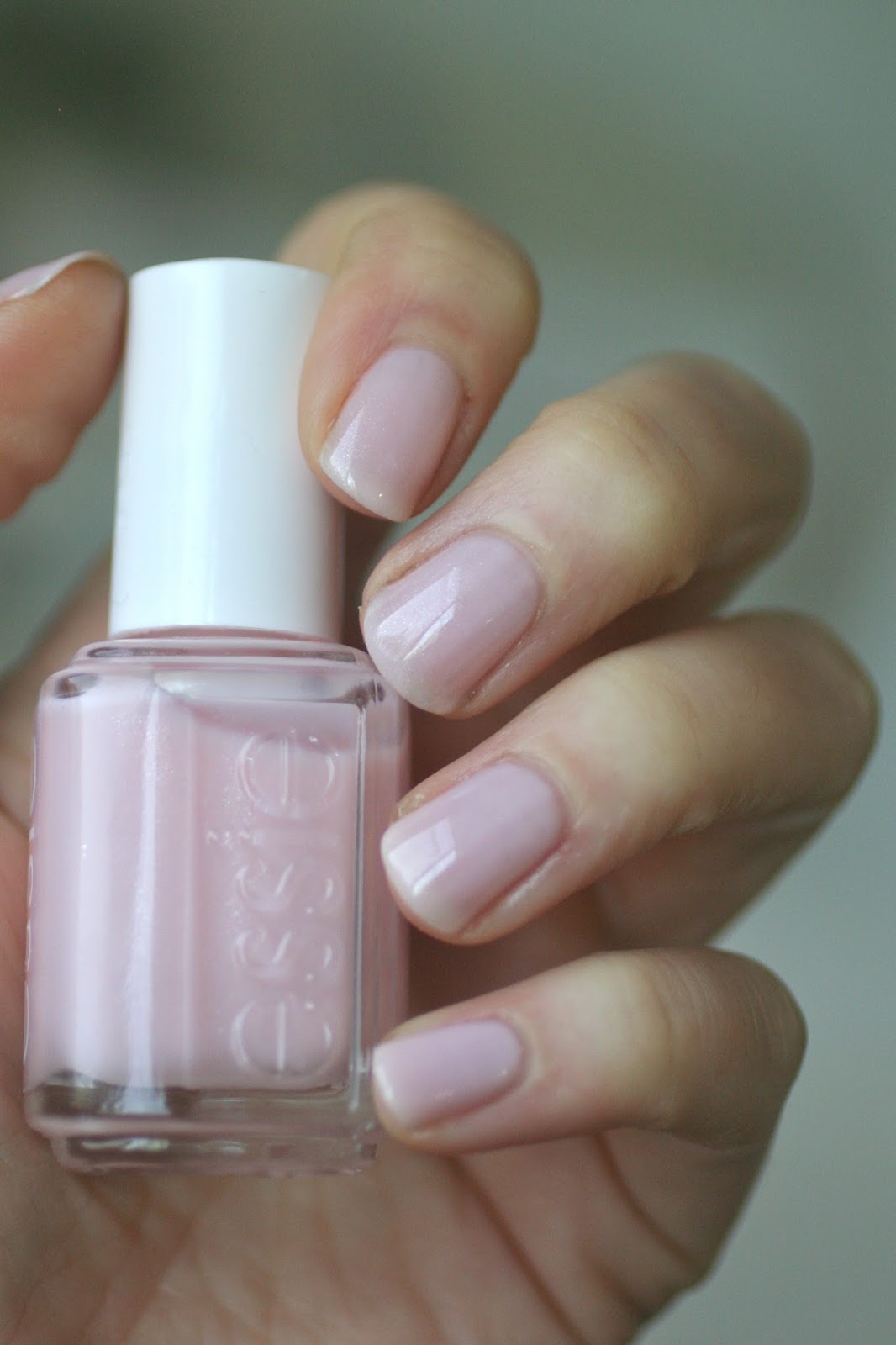 Sơn móng tay Essie Vanity Fairest 505