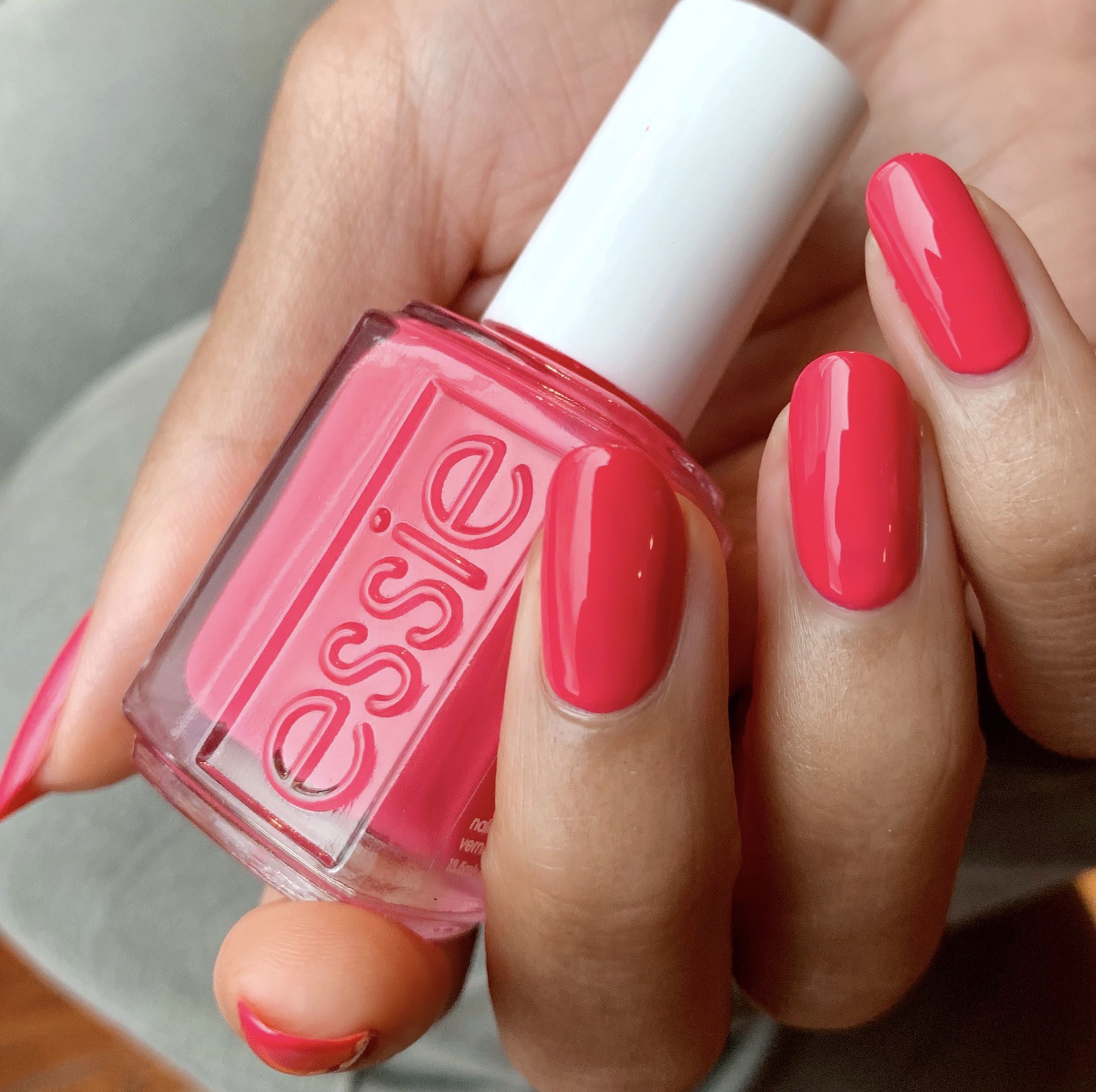 Sơn móng tay Essie No Shade Here 579